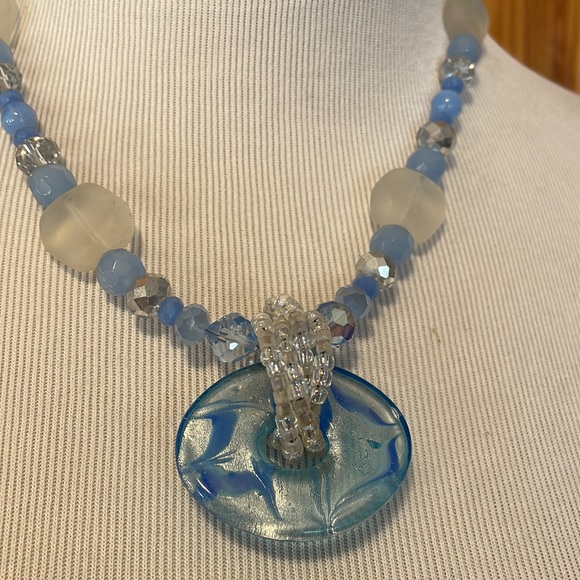 Blown glass pendant statement necklace - Picture 2 of 6